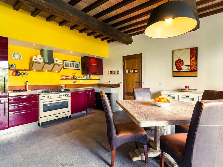 Exotic Holiday Home In Vinci With Swimming Pool