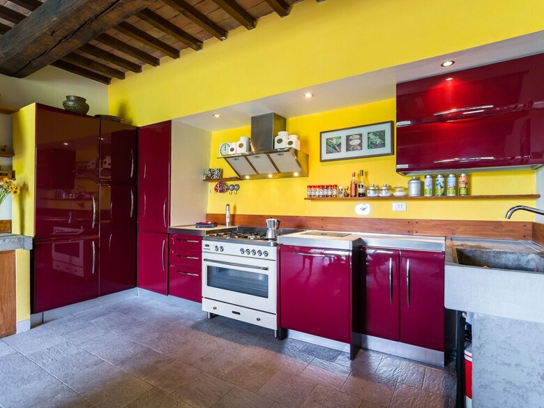 Exotic Holiday Home In Vinci With Swimming Pool