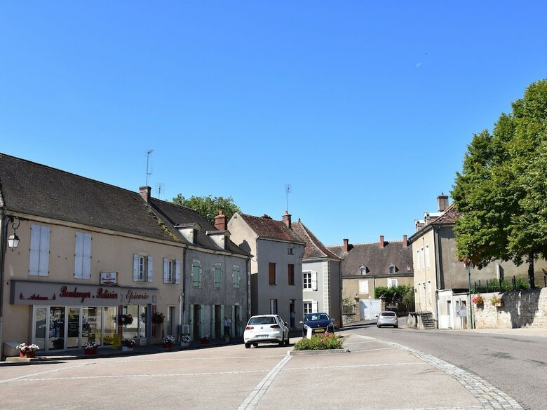 Gorgeous Holiday Home In Martigny-le-comte With Private Pool