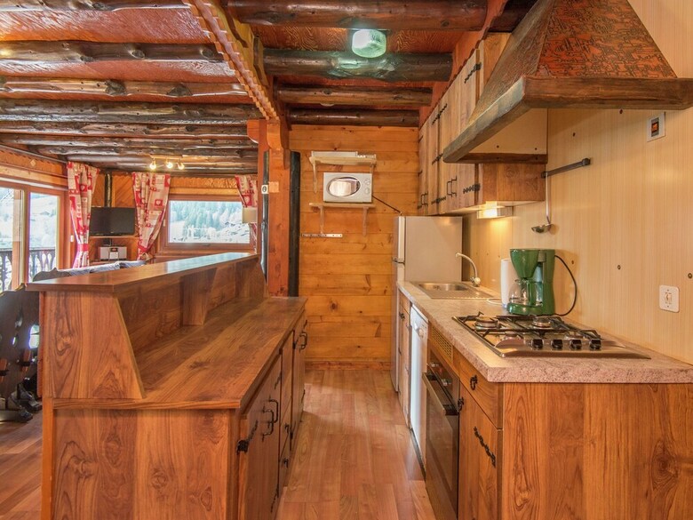 Comfortable, Detached Holiday Home For Nine People Near Les Gets