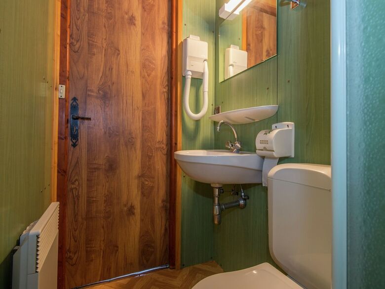 Comfortable, Detached Holiday Home For Nine People Near Les Gets