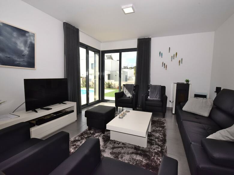 Lavish Villa In Foz Do Arelho With Private Swimming Pool
