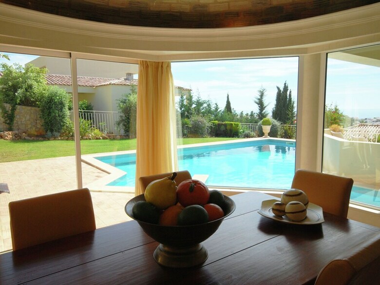 Lavish Villa In Albufeira With Private Swimming Pool