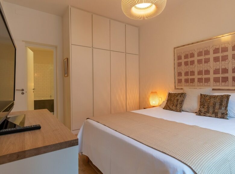 Chueca 2 Bedrooms In The Middle Of Chueca