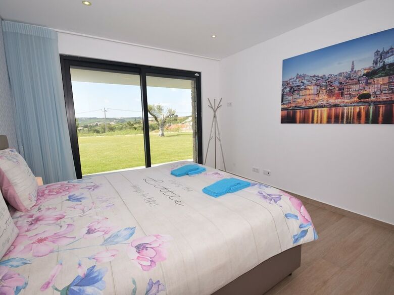 Modern Villa In Alcoba�a With Private, Heated Swimming Pool