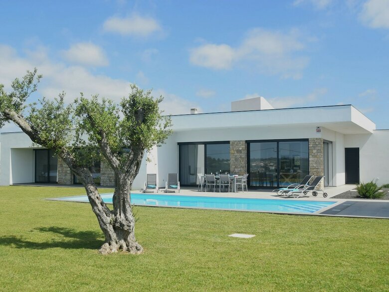 Modern Villa In Alcoba�a With Private, Heated Swimming Pool