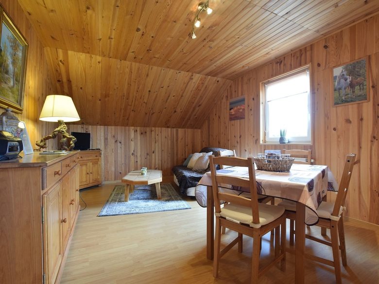 Cozy Apartment In Paliseul With Garden