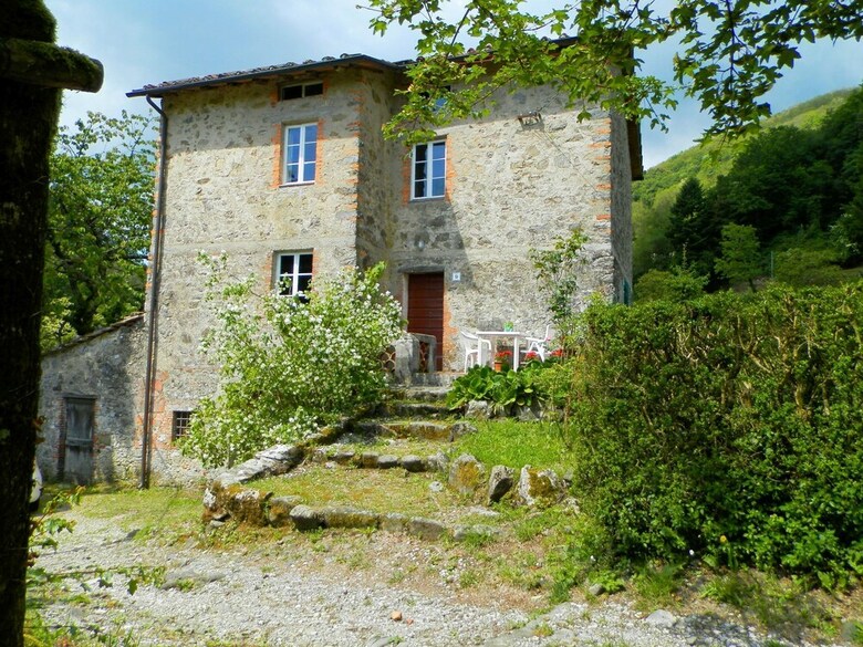 Beautiful Vacation House With A 250 M) Garden