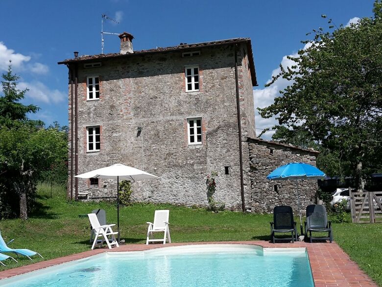 Beautiful Vacation House With A 250 M) Garden