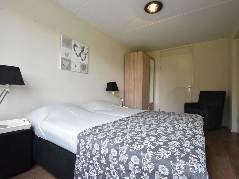 Peaceful Holiday Home In Zeewolde With Swimming Pool
