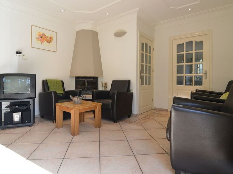 Luxurious Villa On Large Woody And Enclosed Terrain