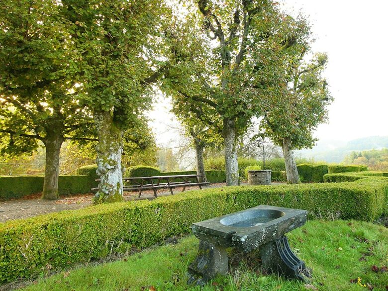 Quaint Holiday Home With Jacuzzi In Bouillon Ardennes
