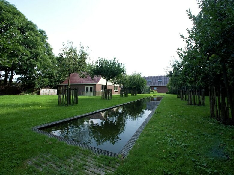 Luxurious Mansion In de Tike With Jacuzzi