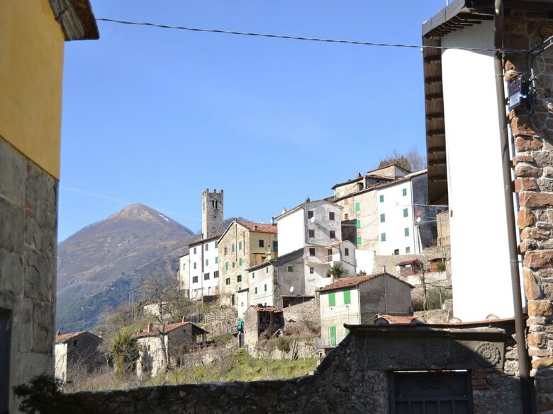 Spacious Holiday Home In Bagni Di Lucca With Terrace