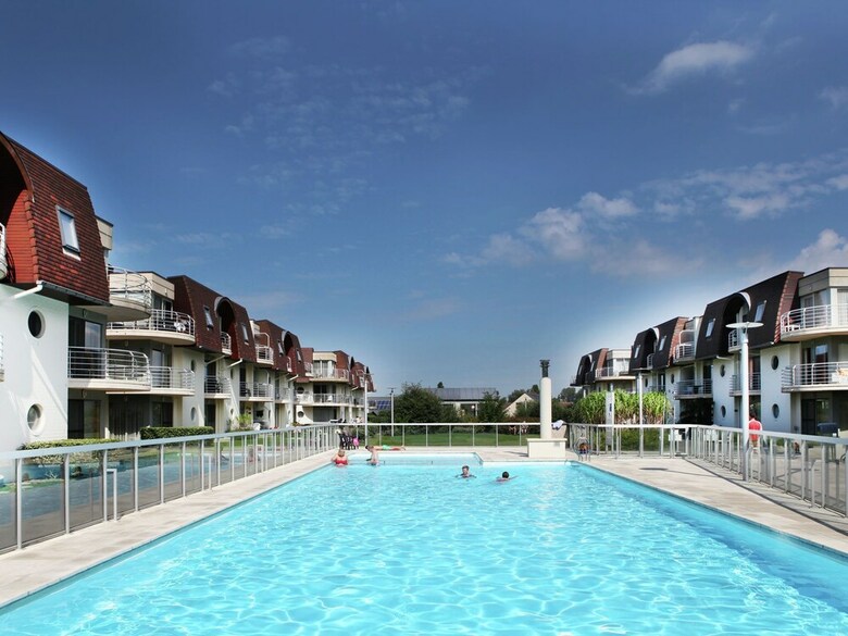 Cozy Apartment Near Oostende In Bredene
