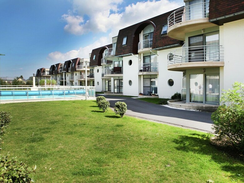 Cozy Apartment Near Oostende In Bredene