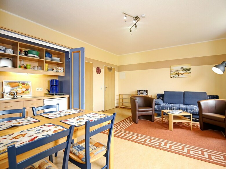 Comely Apartment In K�hlungsborn With Garden