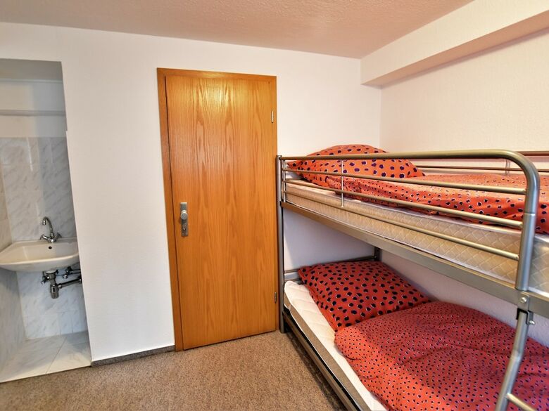 Luxurious Apartment In G�gelow With Garden