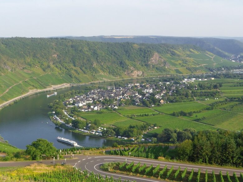 Comfortable Holiday Home Near Vineyards In Bremm