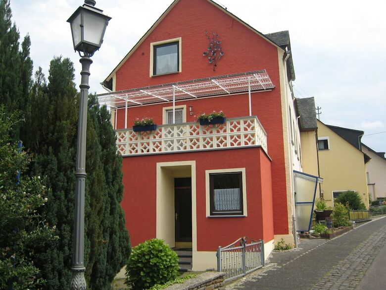 Comfortable Holiday Home Near Vineyards In Bremm