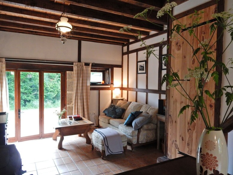 Spacious Holiday Home Near Lake In Le Quartier