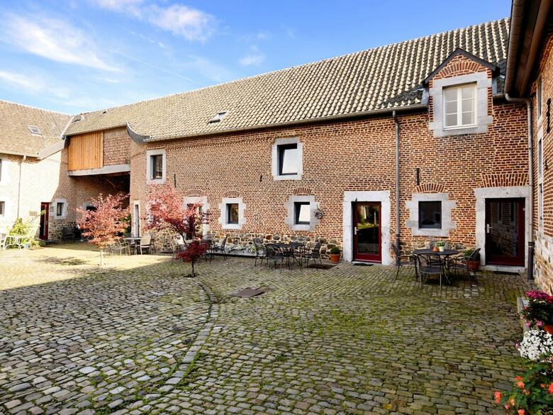 Lovely Holiday Home In Richelle With Barbecue