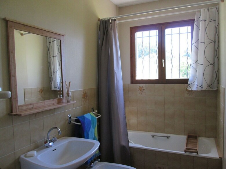 Cozy Holiday Home Near Forest In Lern�