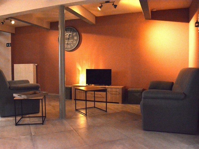 Vintage Holiday Home In Couvin Near River