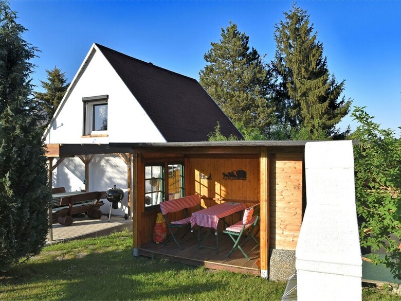 Modern Holiday Home In G�ntersberge With Fish Pond