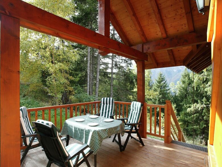 Warm Chalet In Oz With Ski Storage, Balcony,terrace, Heating