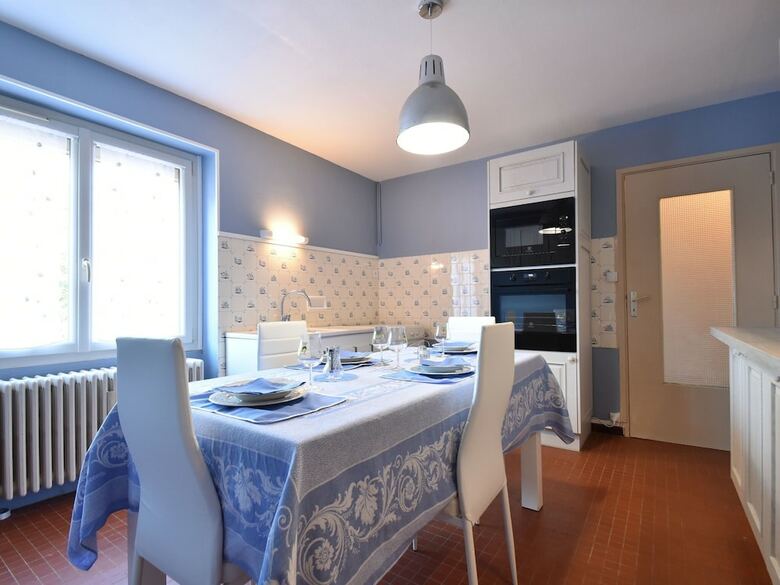 Peaceful Holiday Home In Burgundy Near Forest