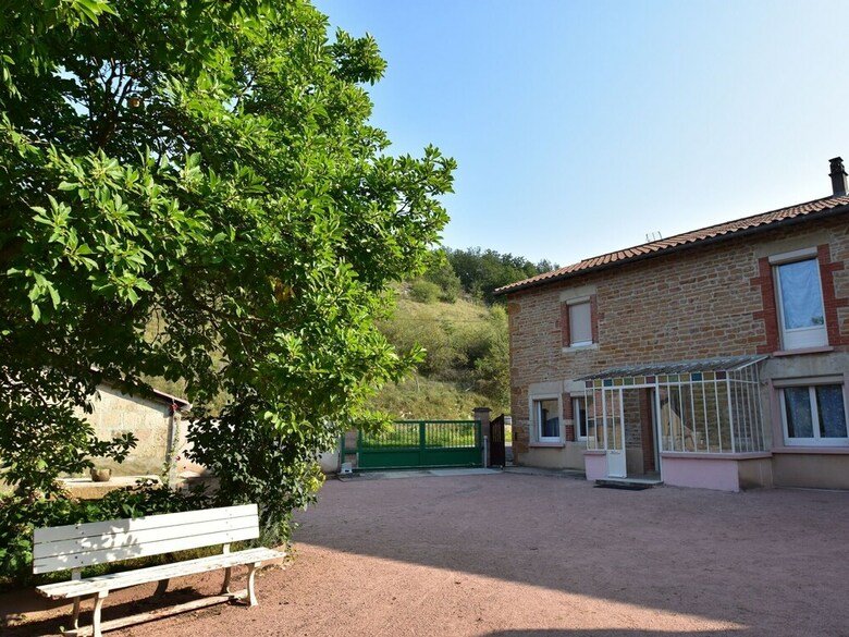 Peaceful Holiday Home In Burgundy Near Forest