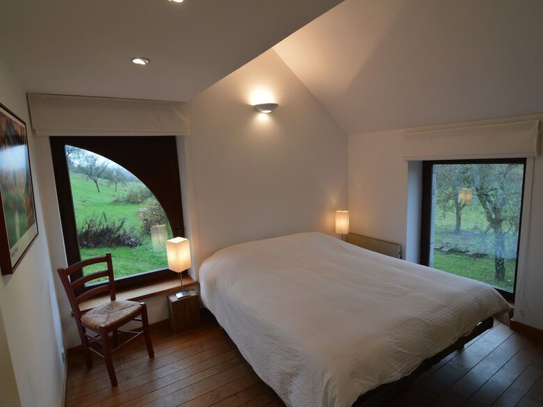 Quaint Holiday Home In Robechies Amid Meadows