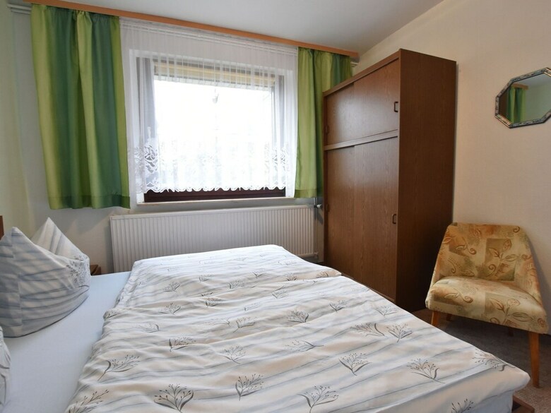 Beautiful Apartment In Proseken With Garden