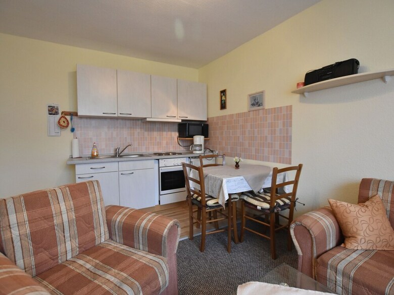 Beautiful Apartment In Proseken With Garden