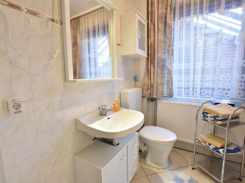 Beautiful Apartment In Proseken With Garden