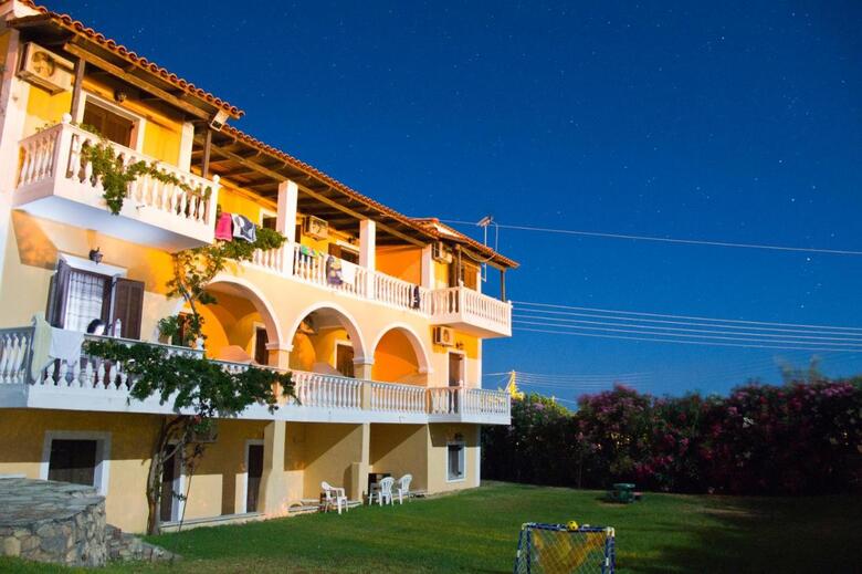 Hotel Studios Petra