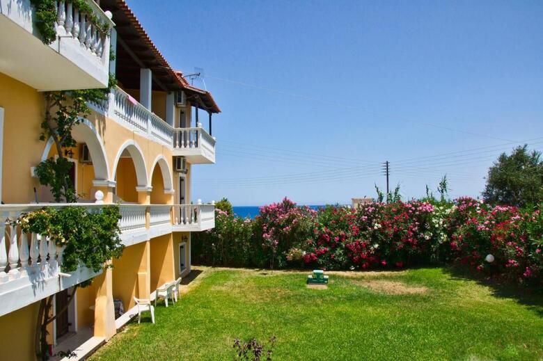 Hotel Studios Petra