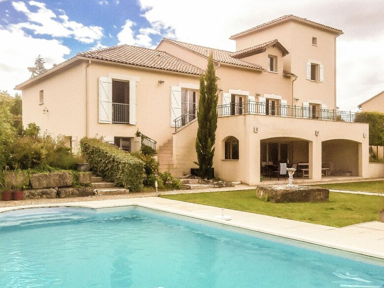 Spacious Luxury Villa With Private Heated Pool And Sauna At An Golf Course