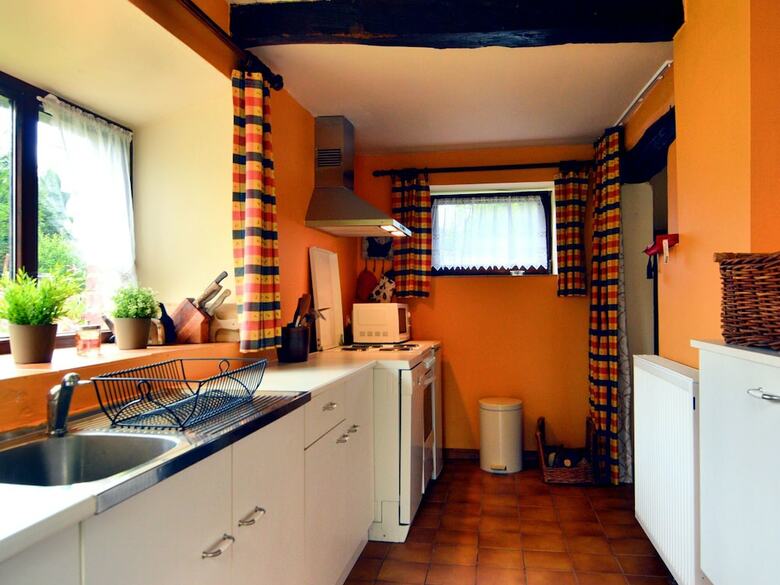 Vintage Cottage With Shared Garden In Paliseul