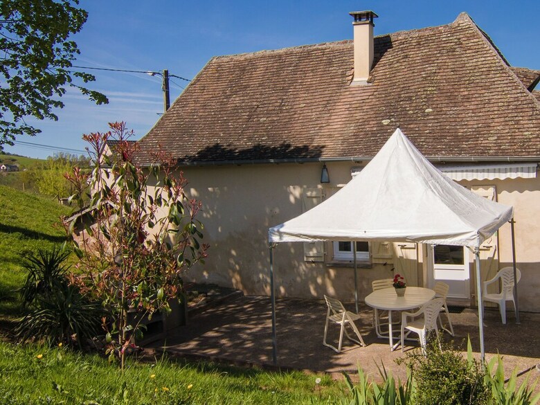 Cosy Holiday Home With All Modern Comforts, Set On A Hill With Nice Views