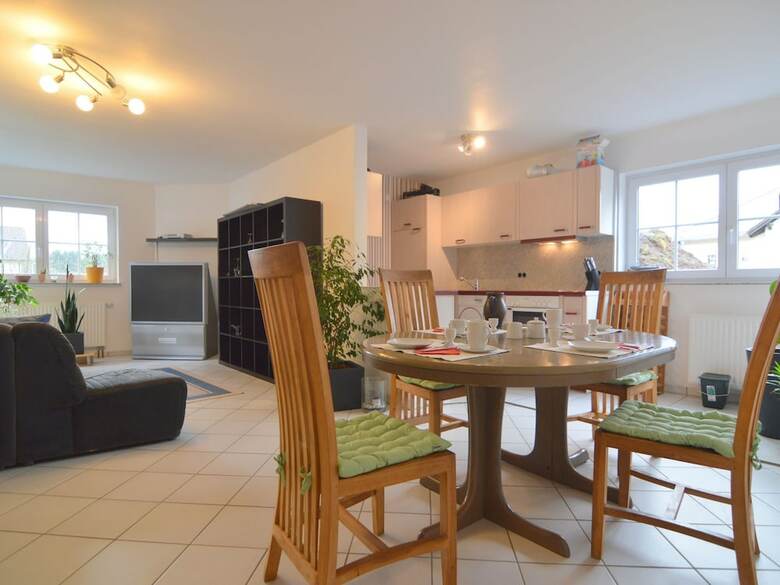 Luxurious Apartment In Ulmen Near Lake