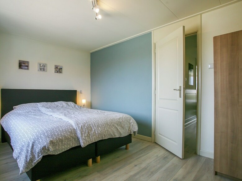 Spacious And Comfortable Holiday Home In Modernised Drive-in House