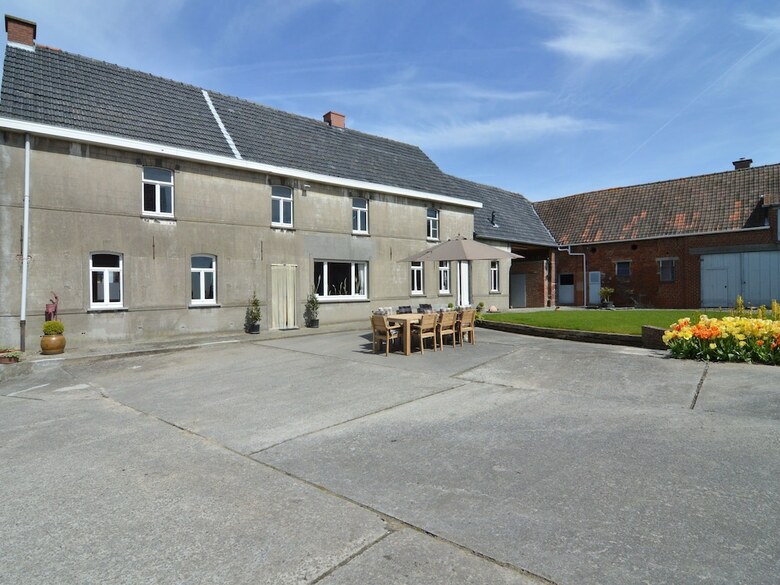 Traditional Holiday Home In Zwalm With Garden