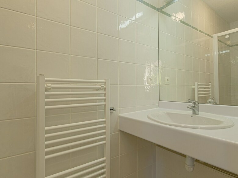 Modern Villa In Saumane-de-vaucluse With Swimming Pool