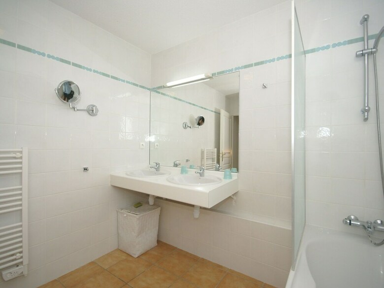 Modern Villa In Saumane-de-vaucluse With Swimming Pool