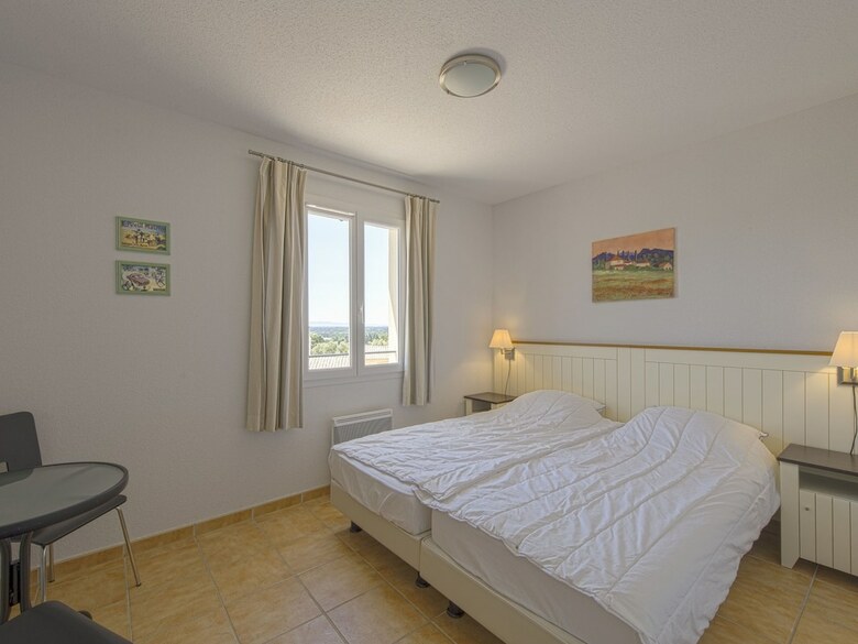 Modern Villa In Saumane-de-vaucluse With Swimming Pool