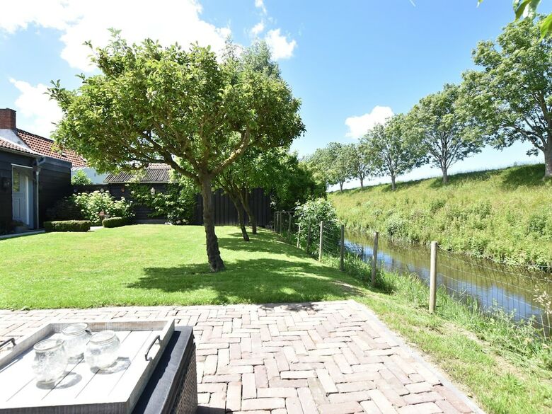 Modern Holiday Home In Sluis With A Garden