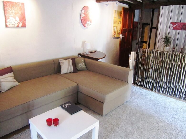 Cosy Holiday Home In Cherain Near Forest