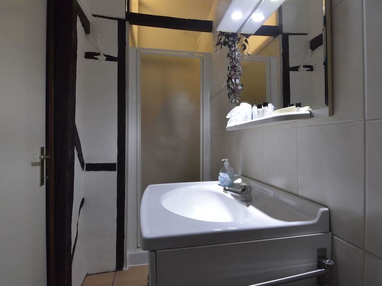 Cosy Holiday Home In Cherain Near Forest
